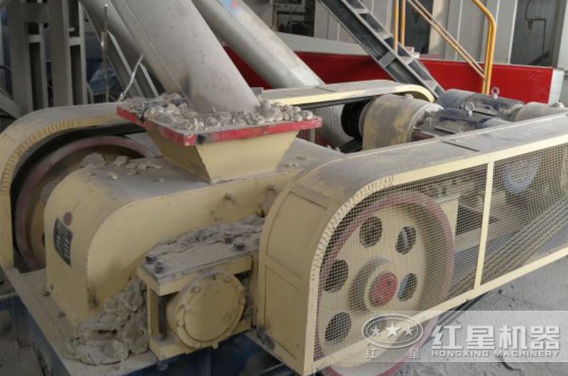 關(guān)于對(duì)輥式破碎機(jī)，客戶常問(wèn)的5個(gè)問(wèn)題（紅星老師傅實(shí)地講解）