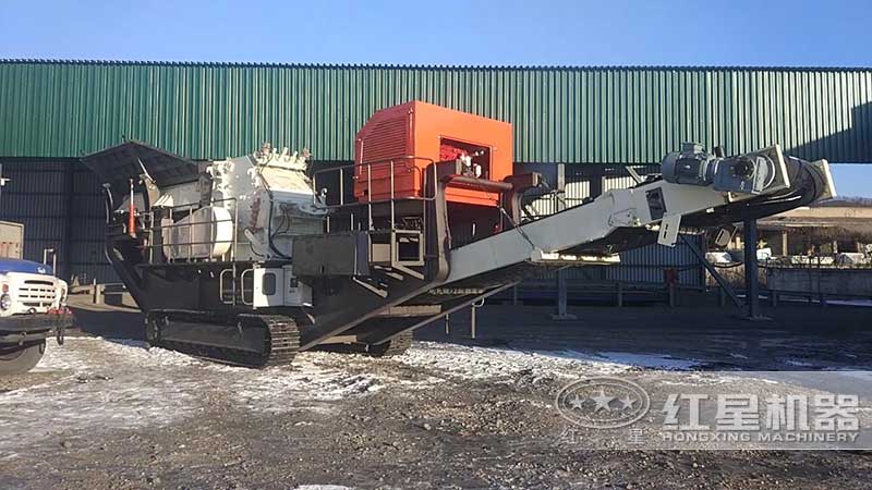俄羅斯履帶移動破碎機加工現場 俄羅斯履帶移動破碎機加工現場